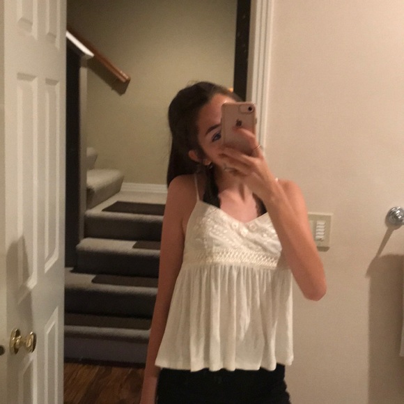 American Eagle Cream Tank Top - Picture 4 of 4
